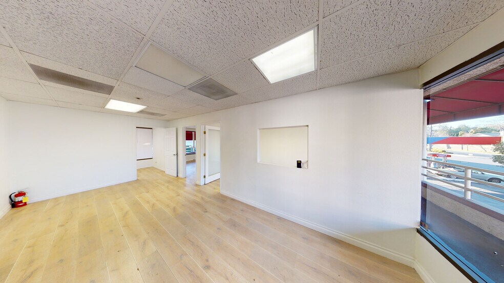 More Photos Of 23942-23945 Lyons Ave, Santa Clarita Storefront Retail Office For Sale