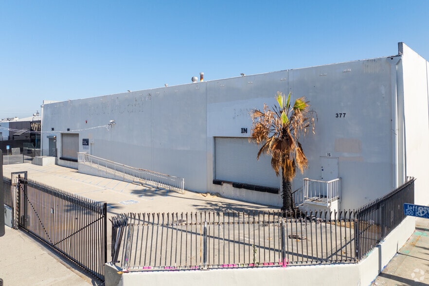 More Photos Of 365 E Jefferson Blvd, Los Angeles Warehouse For Lease