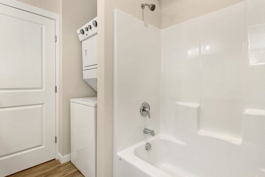 More Photos Of 201 Tull Ct, Bellingham Apartments For Sale