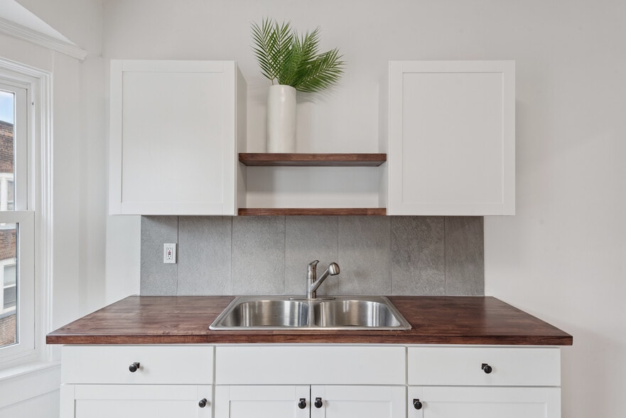 More Photos Of 5808-5810 Detroit Ave, Cleveland Storefront Retail Residential For Lease