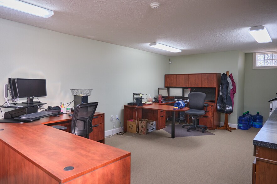 More Photos Of 1491 Commercial St SE, Salem Office Residential For Sale