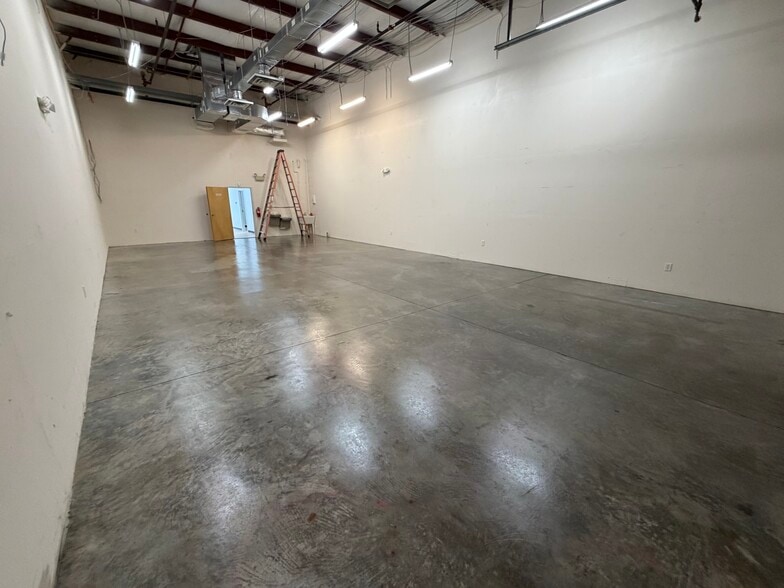 More Photos Of 3619 Richmond Hwy, Stafford Light Distribution For Sale