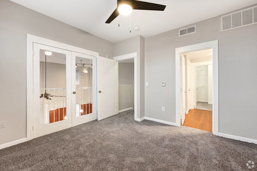 More Photos Of 251 Town Center Ln, Keller Apartments For Lease