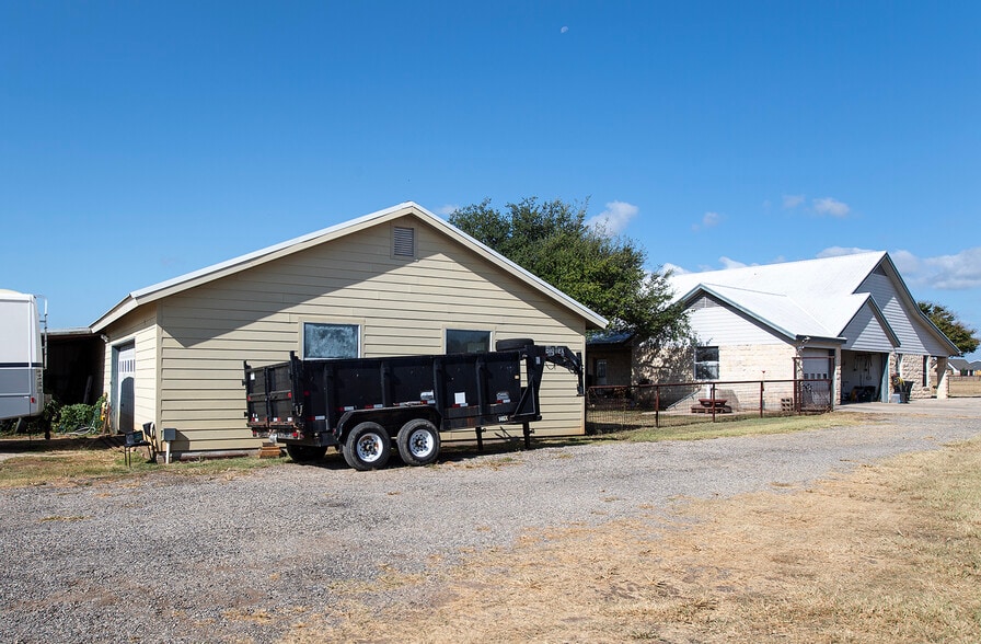More Photos Of 1833 County Road 305, Jarrell Land For Sale