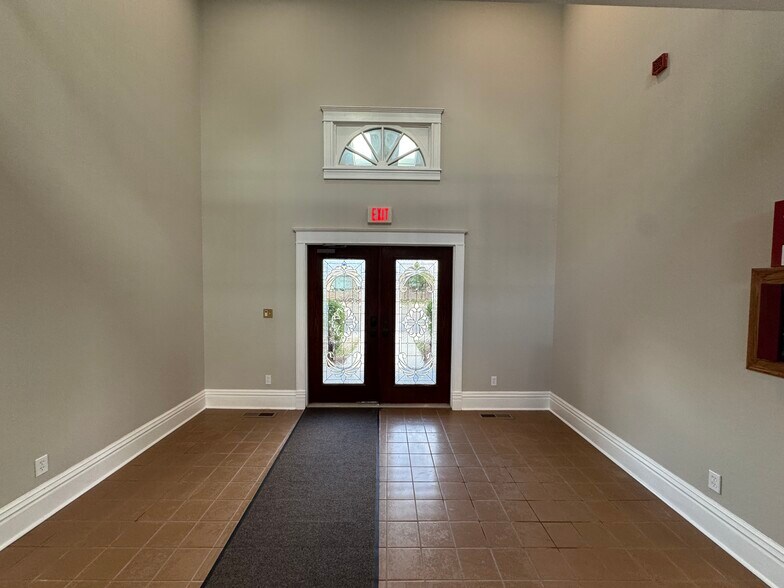 More Photos Of 121 N Washington St, Naperville Medical For Lease