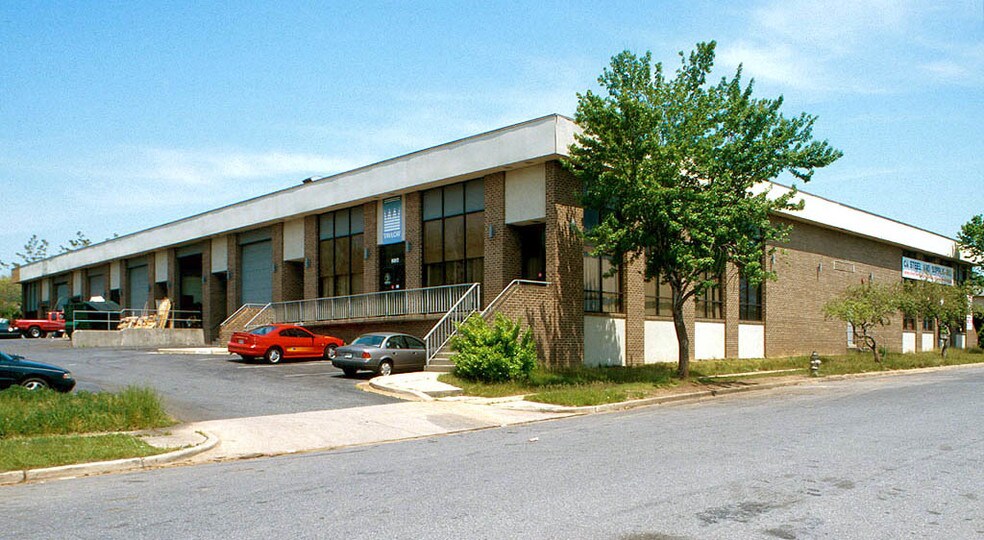 More Photos Of 8000-8032 Fernham Ln, Forestville Warehouse For Lease