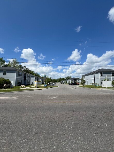 More Photos Of 6414 Sweetbay Ln, Jacksonville Apartments For Sale