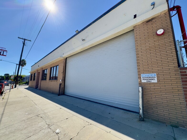 Primary Photo Of 801 N Lake St, Burbank Warehouse For Lease