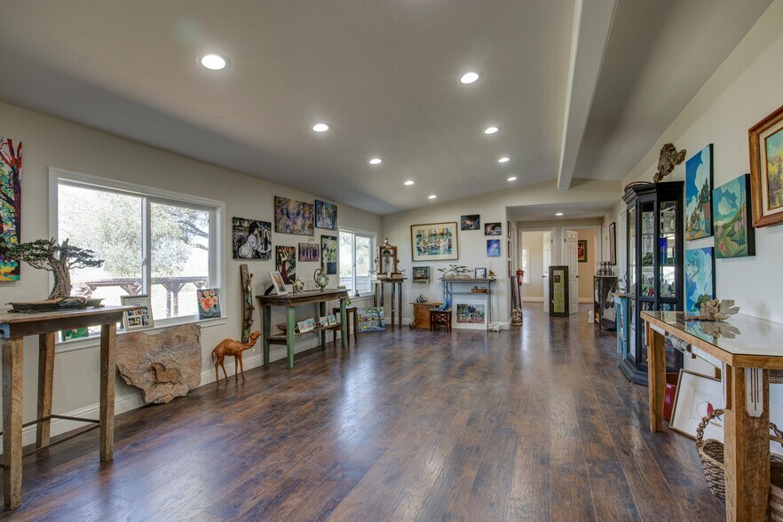 More Photos Of 7449 Fairplay Rd, Somerset Specialty For Sale