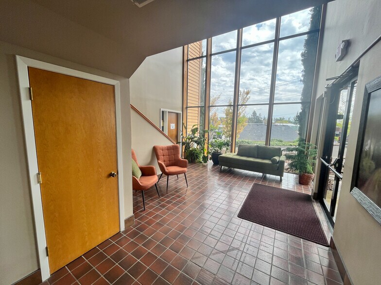 More Photos Of 525 Glen Creek Rd NW, Salem Office For Sale