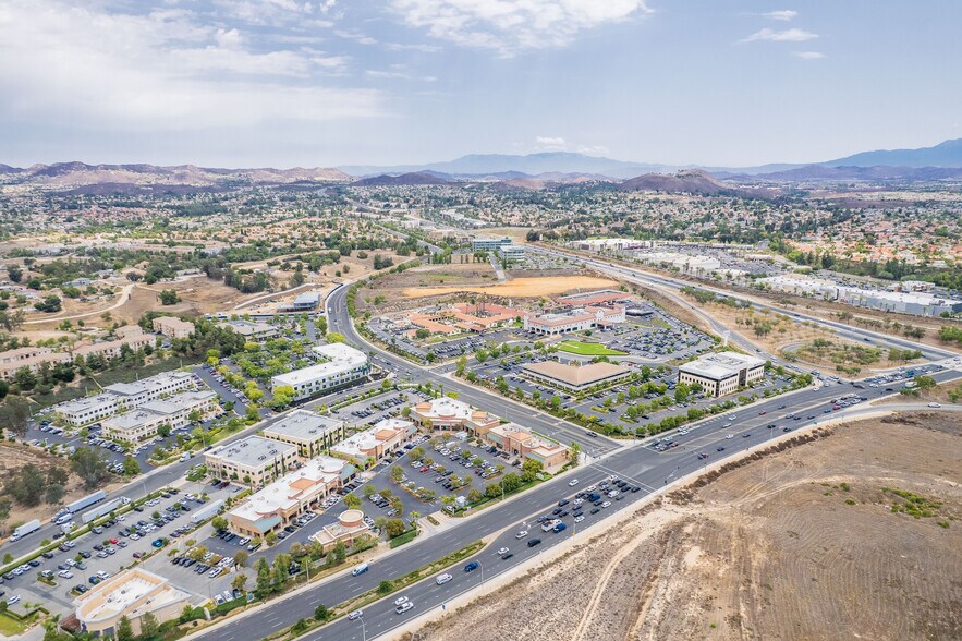 More Photos Of 40651 Murrieta Hot Springs, Murrieta Restaurant For Sale