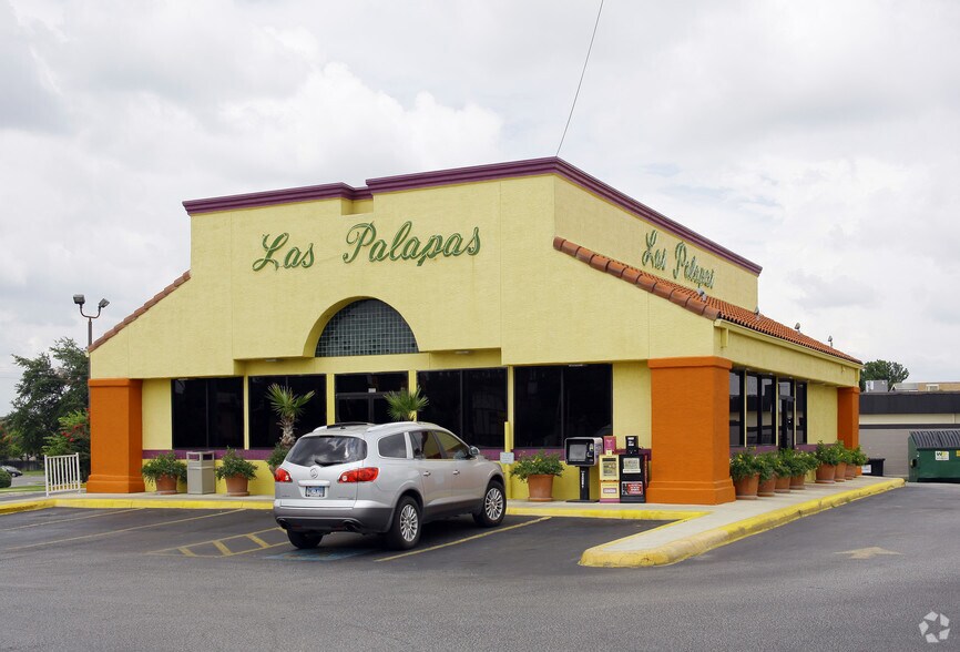 More Photos Of 11860 Blanco Rd, San Antonio Restaurant For Sale