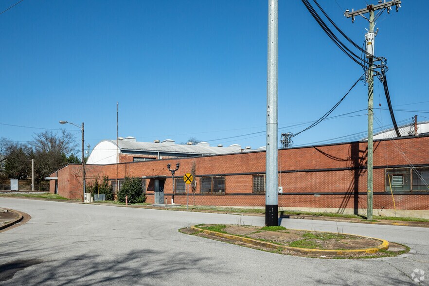 More Photos Of 515 Foster St, Nashville Distribution For Sale