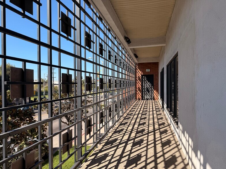 More Photos Of 7451-7465 Beverly Blvd, Los Angeles Loft Creative Space For Lease