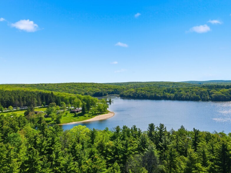 More Photos Of 1015 PA-390, Greentown Hospitality For Sale