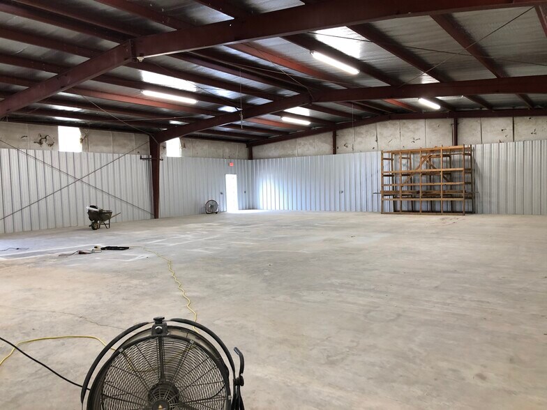 More Photos Of 2611 N Dumont Dr, Baton Rouge Warehouse For Lease