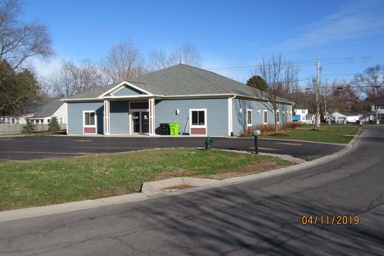 Primary Photo Of 136 E Genesee St, Baldwinsville Medical For Lease