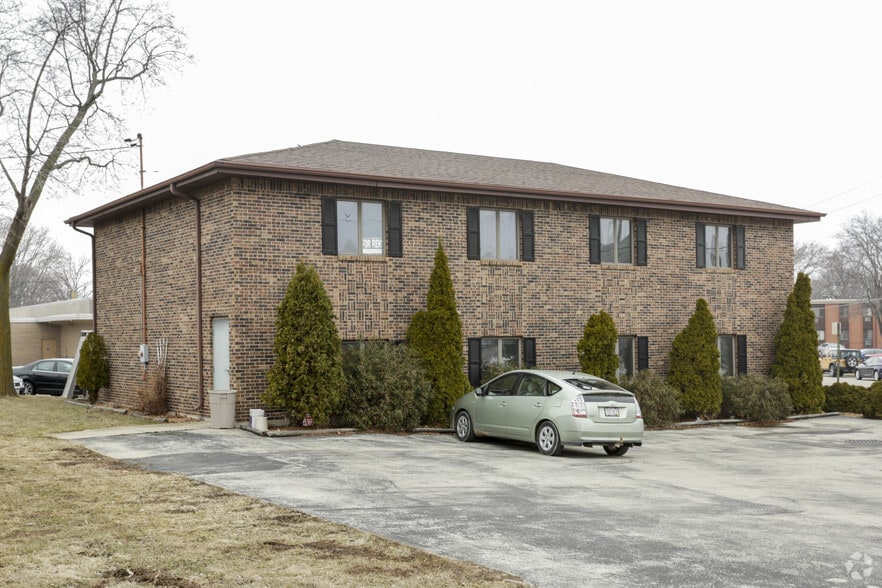 More Photos Of 411 S Commercial St, Neenah Office For Lease