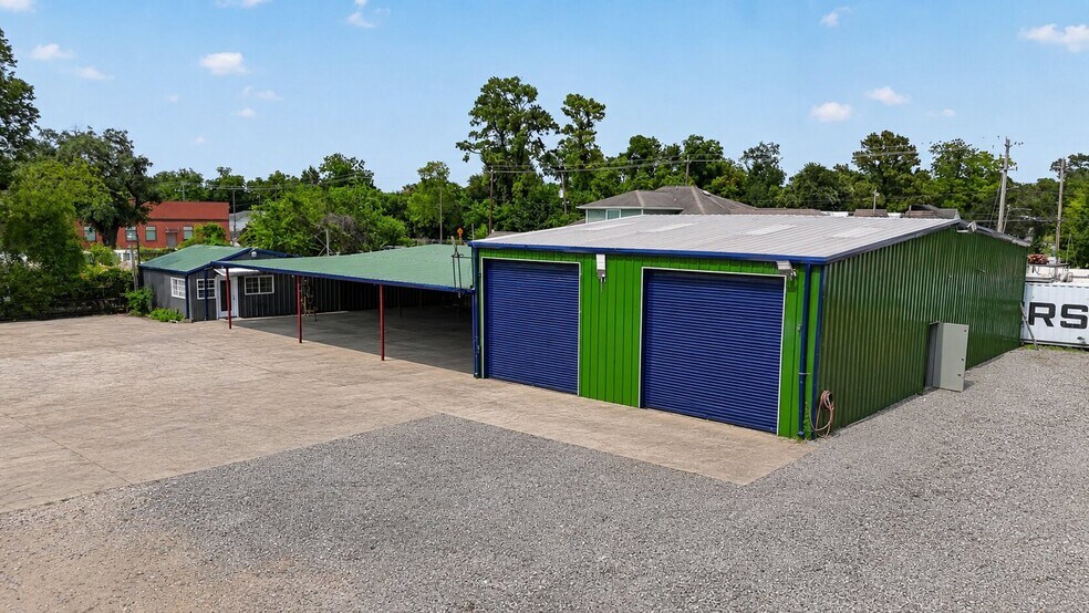 More Photos Of 9024 Eastex Fwy, Houston Auto Repair For Sale