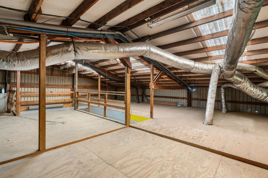 More Photos Of 2200 Sciaaca Rd, Spring Office For Sale