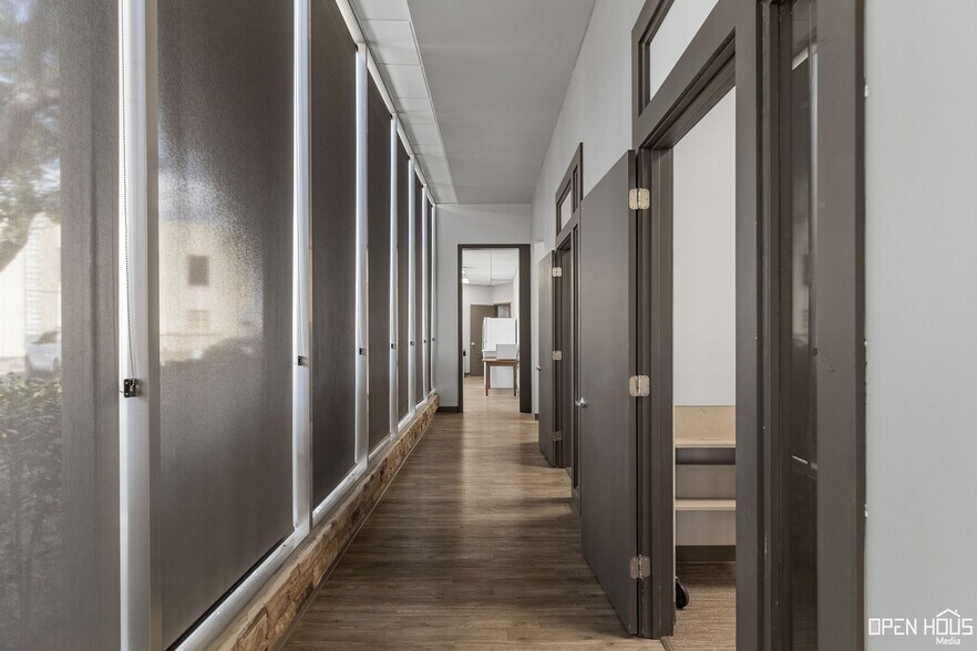 More Photos Of 915 9th St, Wichita Falls Office For Sale