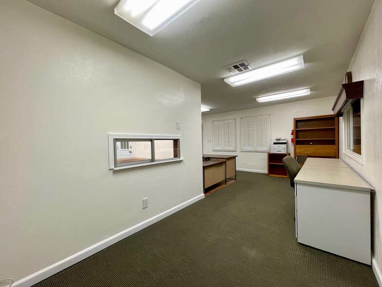More Photos Of 821 Main St, El Cajon Office For Lease