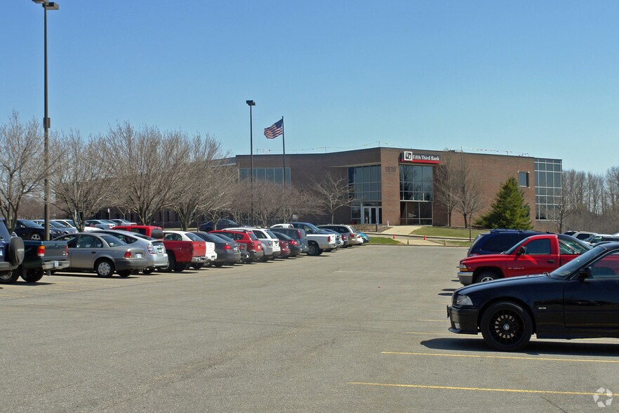 More Photos Of 1830 E Paris Ave SE, Grand Rapids Office For Sale