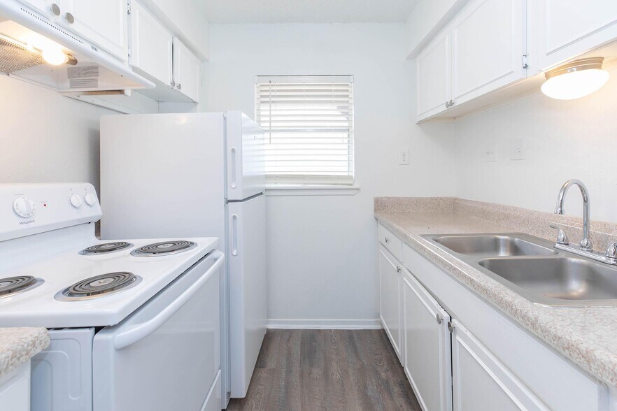 More Photos Of 6768 Renwick Dr, Houston Apartments For Sale