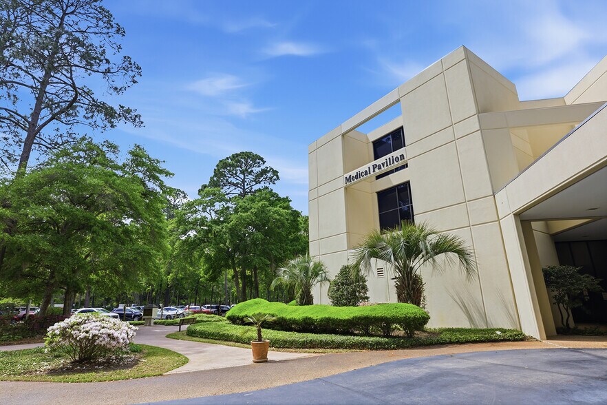 More Photos Of 25 Hospital Center Blvd, Hilton Head Medical For Lease