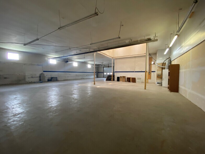 More Photos Of 9208 Venture Ct, Manassas Park Warehouse For Lease