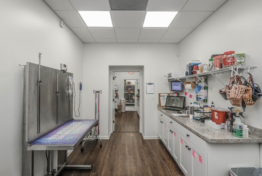 More Photos Of 829 N Loudoun St, Winchester Freestanding For Sale