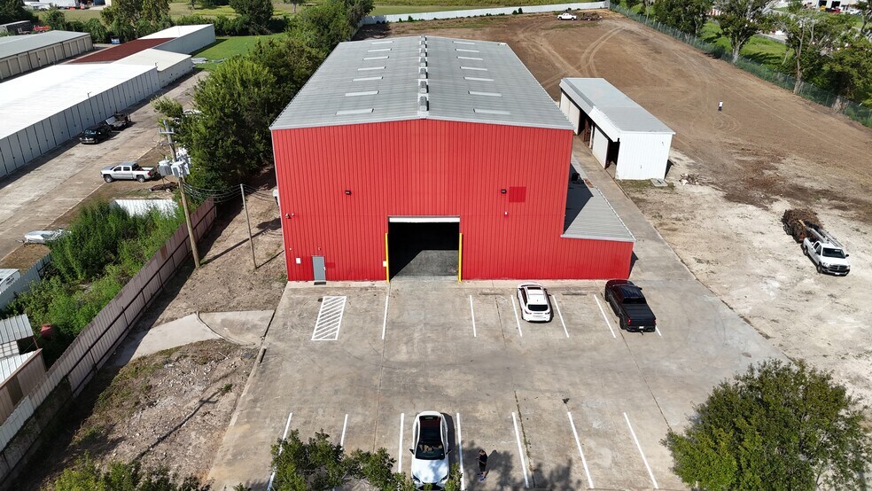More Photos Of 8714 Galveston Rd, Houston Warehouse For Sale