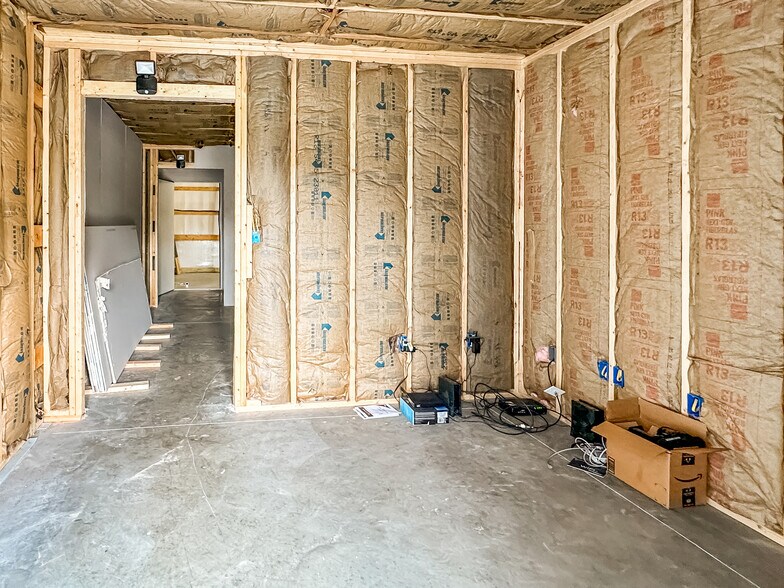 More Photos Of 2056 N 4th St, Terre Haute Warehouse For Sale