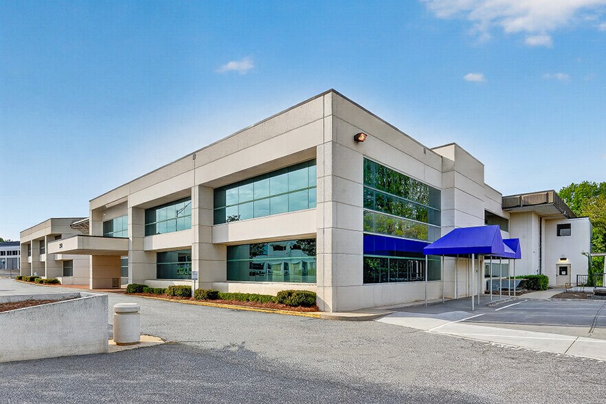 More Photos Of 240-250 Charlois Blvd, Winston-Salem Medical For Lease