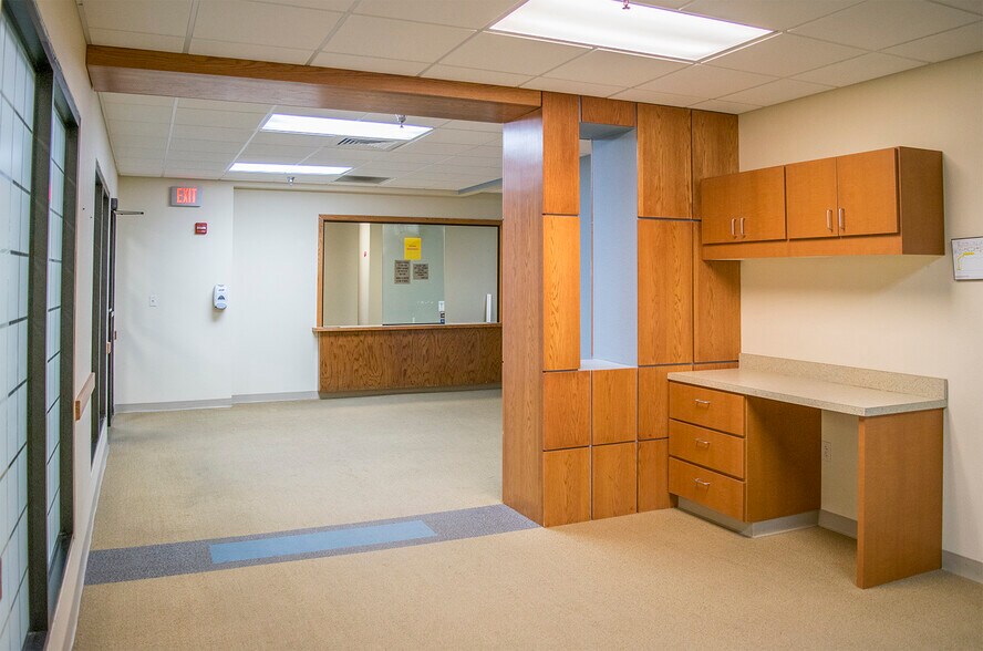 More Photos Of 3801 50th St, Lubbock Unknown For Lease