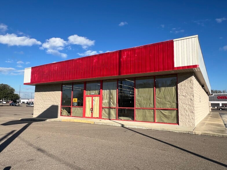 More Photos Of 2262 W Thomas St, Hammond Freestanding For Lease