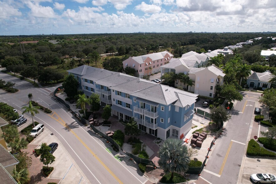 Primary Photo Of 1010 Dakota Dr, Jupiter Apartments For Lease