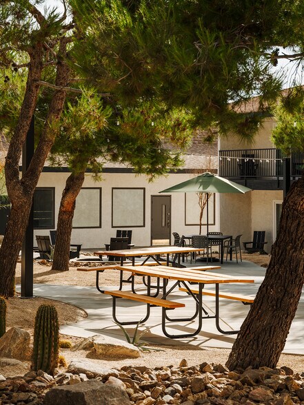 More Photos Of 54850 29 Palms Hwy, Yucca Valley Hotel For Sale