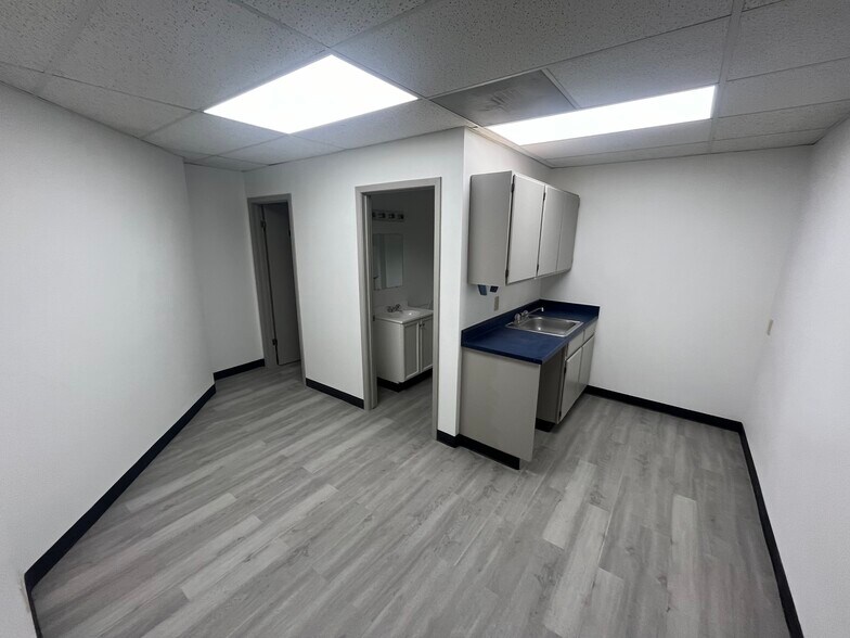 More Photos Of 4239-4276 Centergate St, San Antonio Unknown For Lease