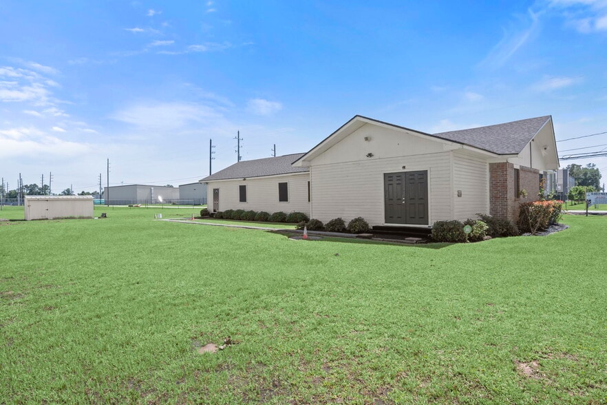 More Photos Of 6435 Theall Rd, Houston Religious Facility For Sale