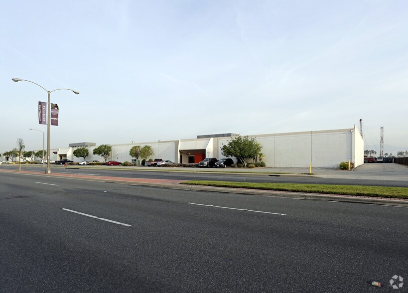 More Photos Of 12345-12405 Telegraph Rd, Santa Fe Springs Warehouse For Lease