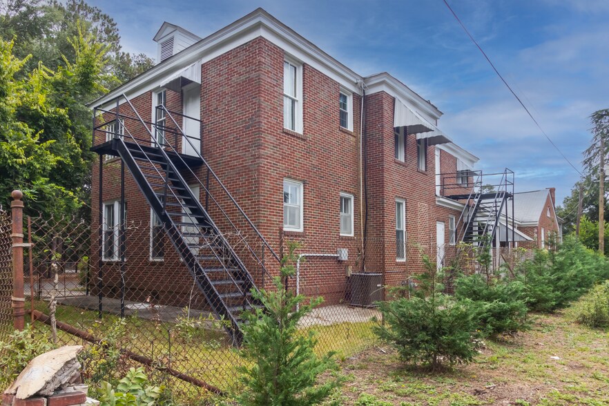 More Photos Of 105 Lancaster St SW, Aiken Loft Creative Space For Lease