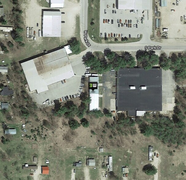 More Photos Of 404 S Park Dr, Kalkaska Warehouse For Lease