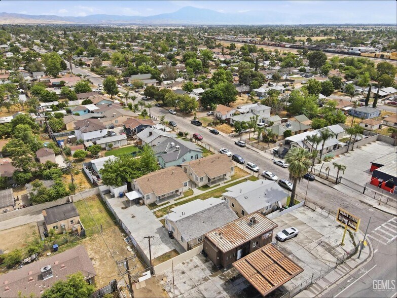 More Photos Of 2212 Lake St, Bakersfield Apartments For Sale
