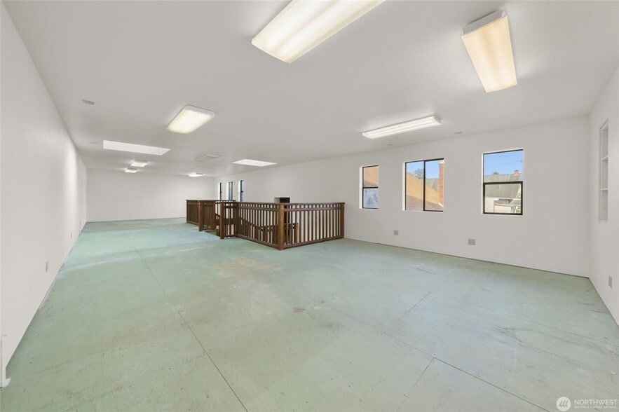 More Photos Of 4705 Pacific Way, Seaview Freestanding For Sale