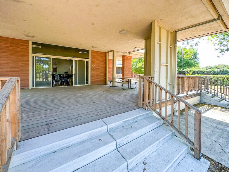 More Photos Of 3130 N Fresno St, Fresno Office For Sale