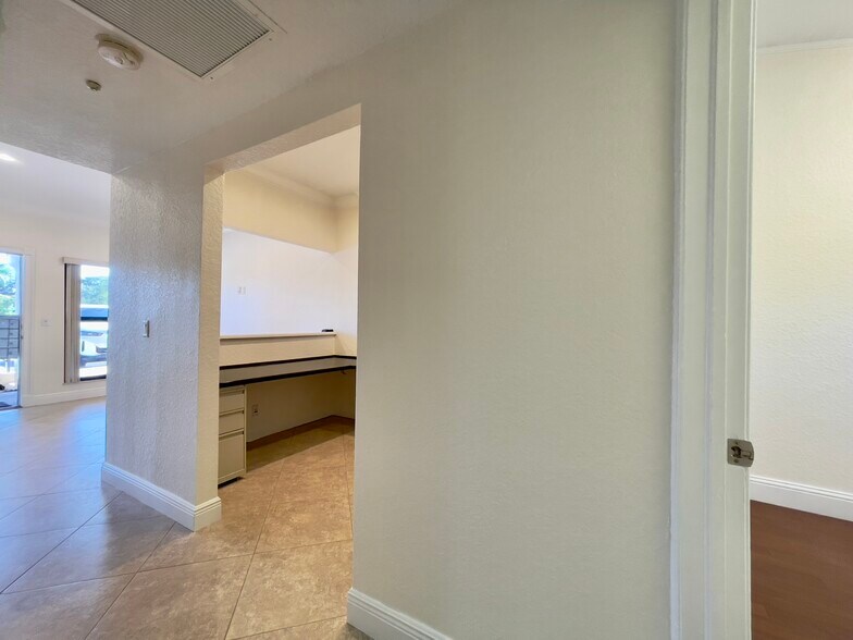 More Photos Of 312 S Old Dixie Hwy, Jupiter Office For Lease