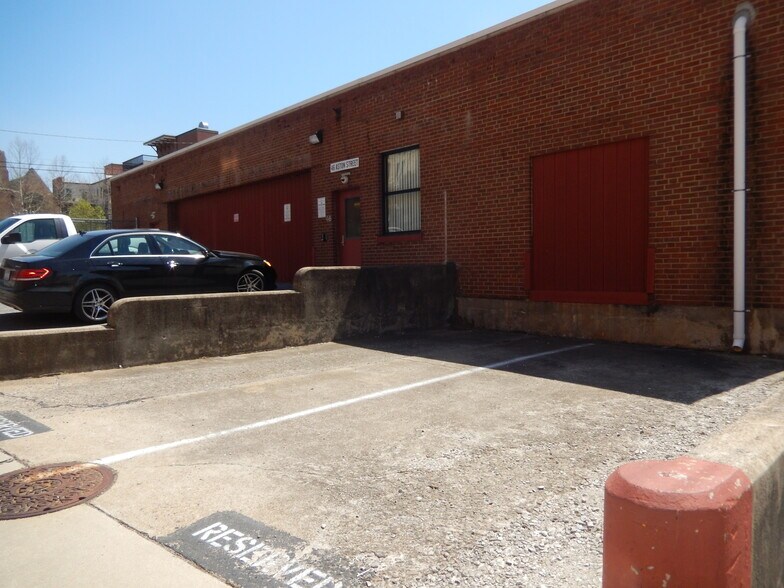 More Photos Of 46 Aston St, Asheville Light Manufacturing For Lease
