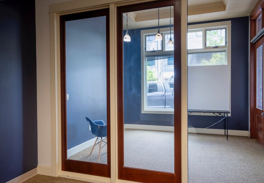 More Photos Of 180 Lithia Way, Ashland Office Residential For Sale