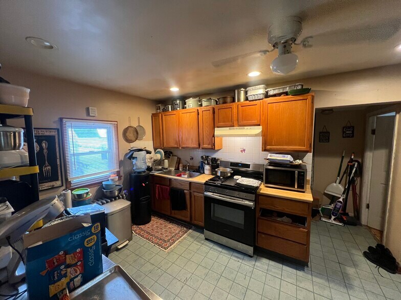 More Photos Of 2043 Asbury Ave, Evanston Apartments For Sale